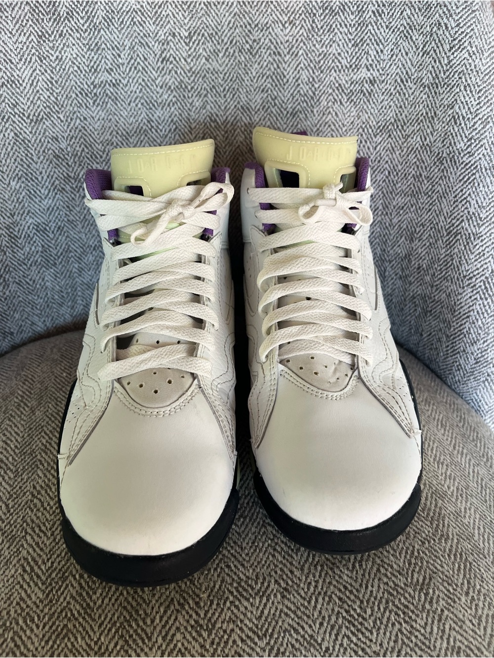 Air Jordan MVP Summit White Raspberry Purple Sneakers Size 6Y DZ5577-109